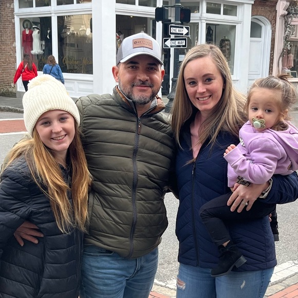 Meet your Posher, Andrea - Picture 2 of 2